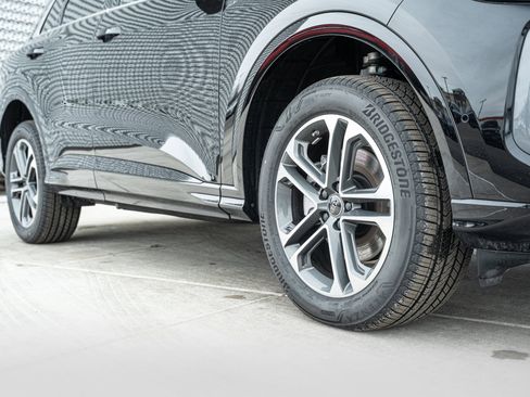 New 2025 Audi Q5 Premium image 30