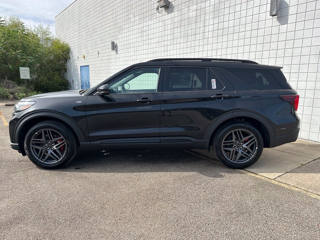 New 2027 Ford Explorer ST-Line w/ Premium Package AWD/4WD image 2