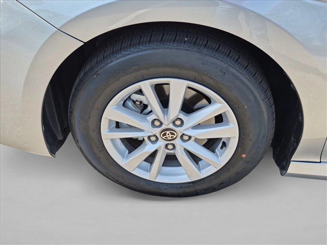 Used 2026 Toyota Camry LE w/ Convenience Package FWD image 21