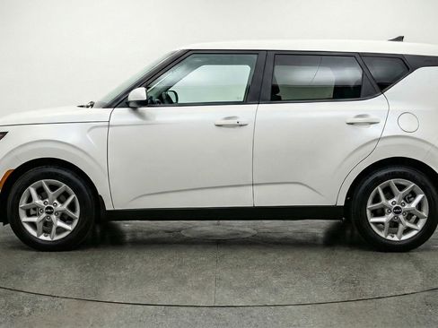 Used 2025 Kia Soul LX w/ LX Technology Package image 5