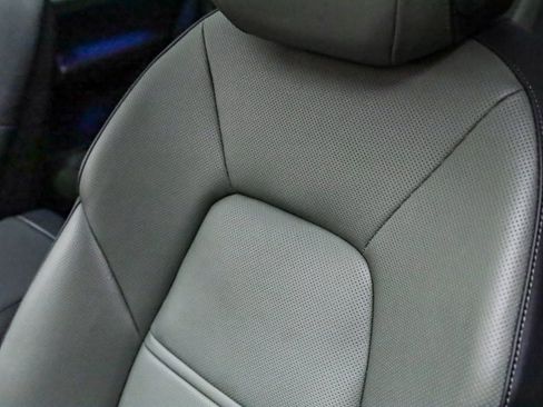 Used 2025 Porsche Cayenne S image 26