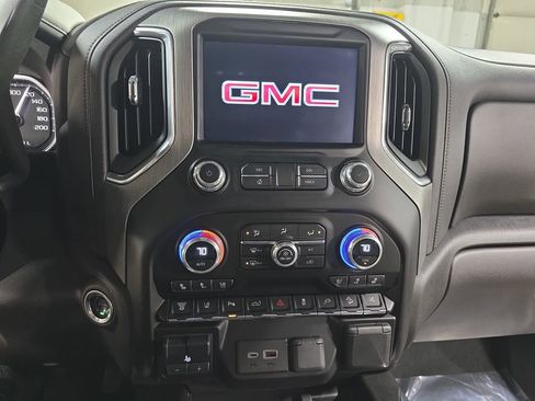 Used 2023 GMC Sierra 2500 Denali w/ Denali Ultimate Package image 19