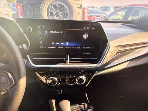 Used 2025 Chevrolet Trax RS w/ Driver Confidence Package FWD image 11
