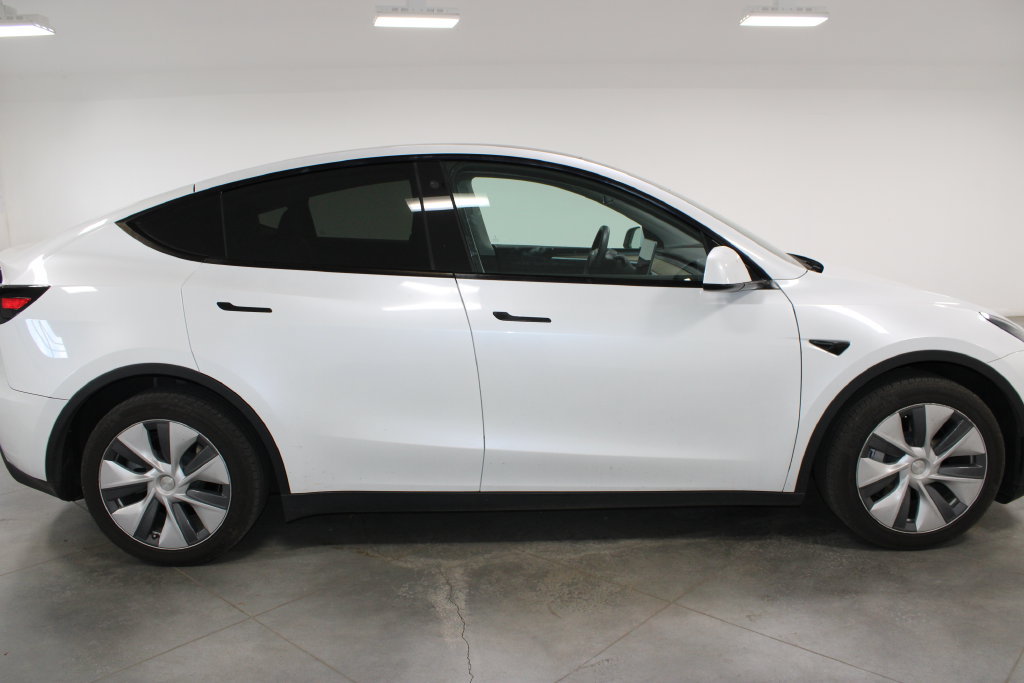 Used 2023 Tesla Model Y Long Range AWD/4WD image 11