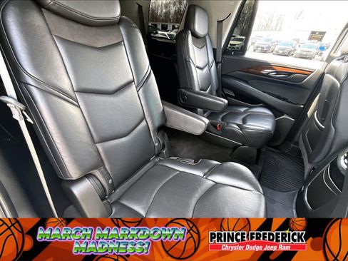 Used 2020 Cadillac Escalade Luxury image 23
