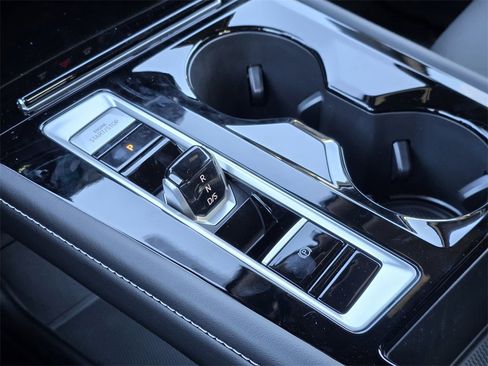 New 2026 Volkswagen Atlas Cross Sport SE image 15