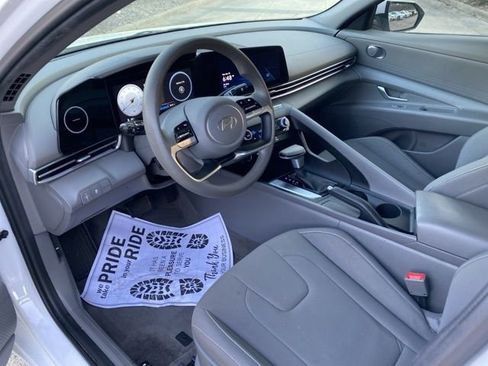 Used 2024 Hyundai Elantra SEL image 26