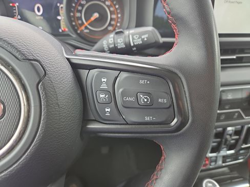 Used 2024 Jeep Wrangler Unlimited Rubicon AWD/4WD image 11