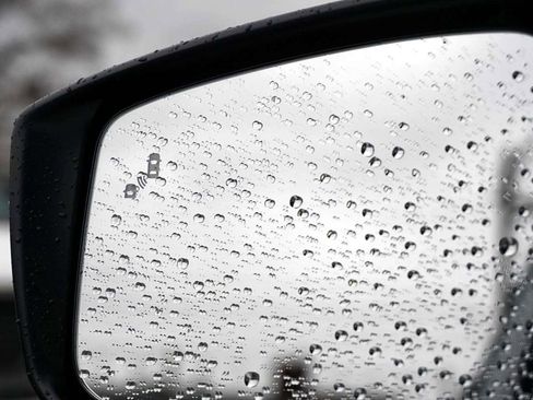 Used 2024 Nissan Leaf S image 27