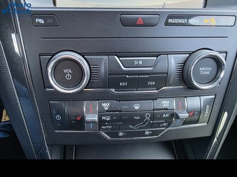 Used 2019 Ford Explorer XLT w/ Equipment Group 202A image 25