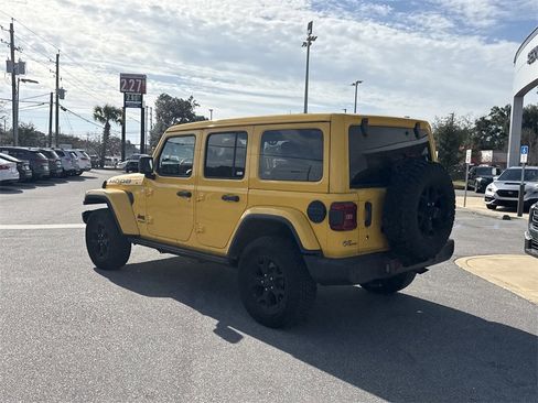 Used 2019 Jeep Wrangler Unlimited Sahara w/ Quick Order Package 24M Moab image 6