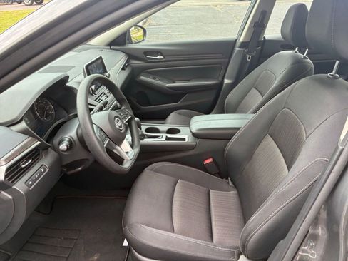 Used 2025 Nissan Altima 2.5 SV image 27