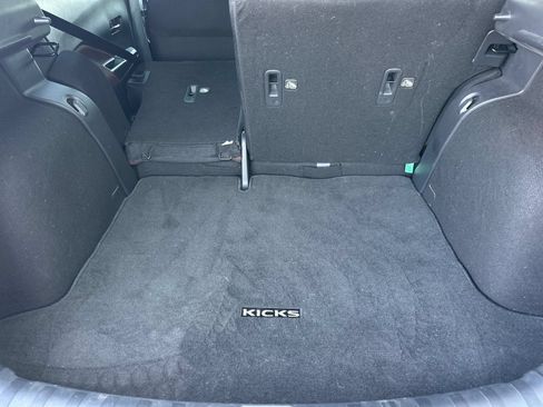 Used 2022 Nissan Kicks SR w/ Interior Electronics Package FWD image 14
