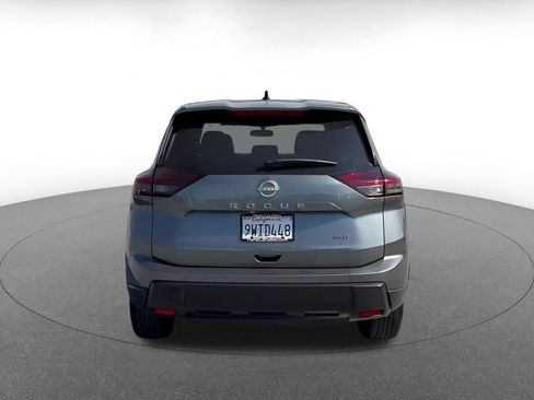 Used 2026 Nissan Rogue SV AWD/4WD image 12