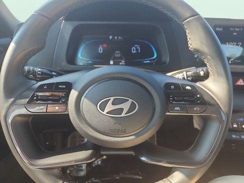 Certified 2025 Hyundai Elantra Sport FWD image 12