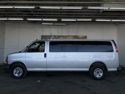 Used 2017 Chevrolet Express 3500 LT w/ LT Preferred Equipment Group image 2
