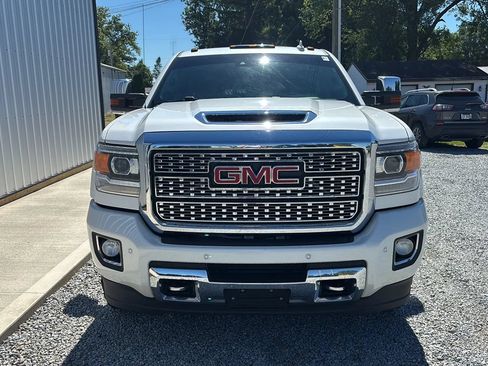 Used 2018 GMC Sierra 3500 Denali w/ Duramax Plus Package AWD/4WD image 12