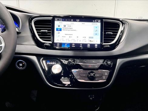 New 2026 Chrysler Voyager LX image 17