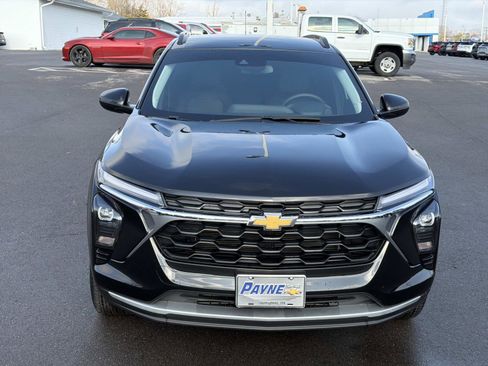 Certified 2025 Chevrolet Trax LT w/ Driver Confidence Package image 14