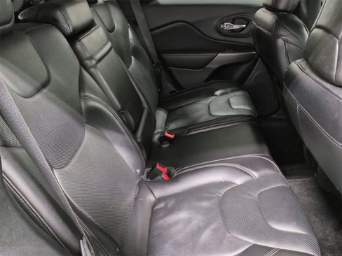 Used 2019 Jeep Cherokee Limited image 21