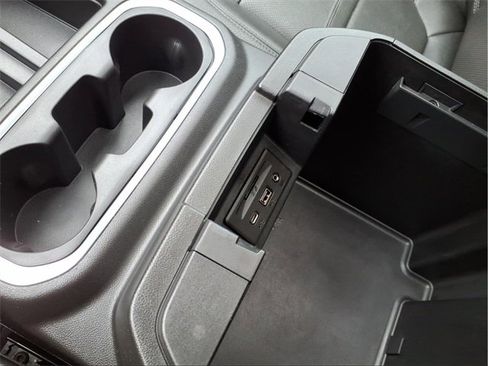 Used 2022 GMC Sierra 3500 Denali w/ Technology Package image 34