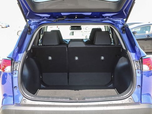 Used 2024 Toyota Corolla Cross LE image 25