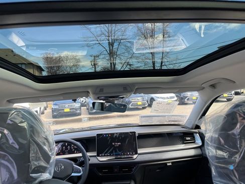 New 2026 Volkswagen Tiguan SE AWD/4WD image 23