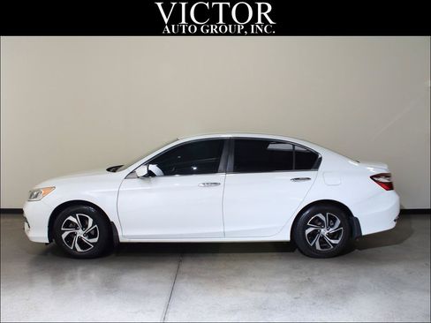 Used 2017 Honda Accord LX image 1