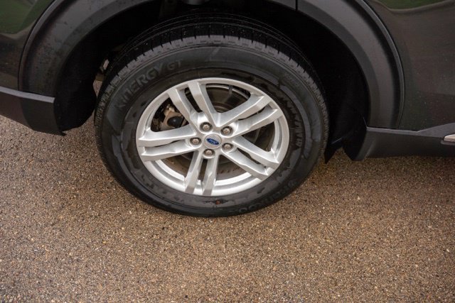 Used 2023 Ford Explorer XLT AWD/4WD image 10