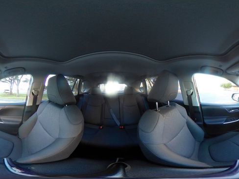 Used 2025 Toyota RAV4 XLE image 36