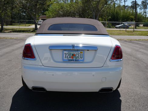 Used 2017 Rolls-Royce Dawn image 5