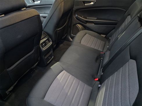 Used 2021 Ford Edge SE w/ Cargo Accessory Package image 19