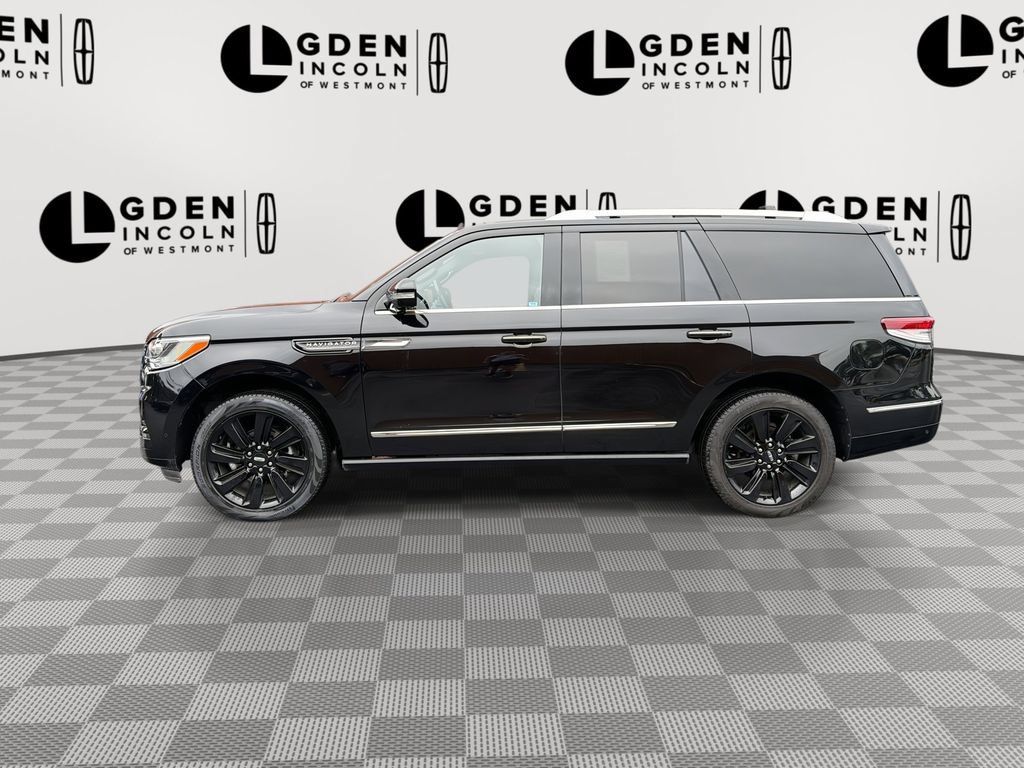 Used 2024 Lincoln Navigator Reserve AWD/4WD image 5