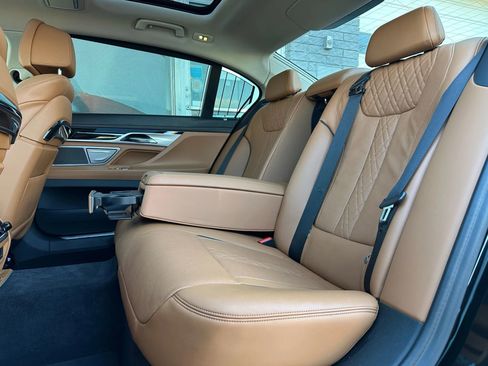 Used 2019 BMW 750i xDrive w/ Executive Package image 11