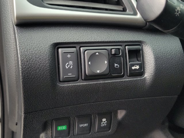 Used 2016 Nissan Sentra SV FWD image 18