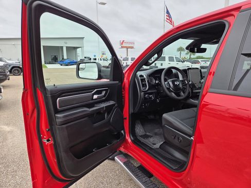 Used 2025 RAM 1500 Big Horn RWD image 16