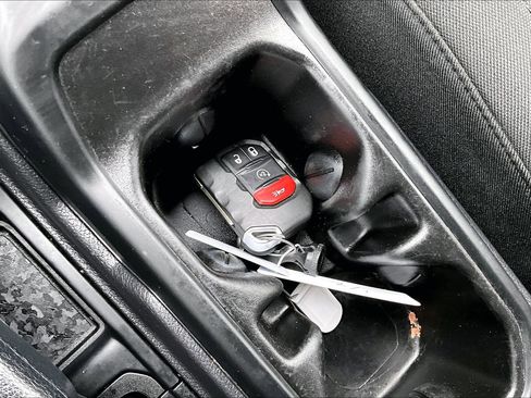 Used 2022 Jeep Wrangler Sport AWD/4WD image 12