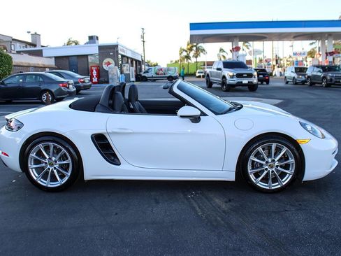 Used 2018 Porsche 718 Boxster RWD image 7