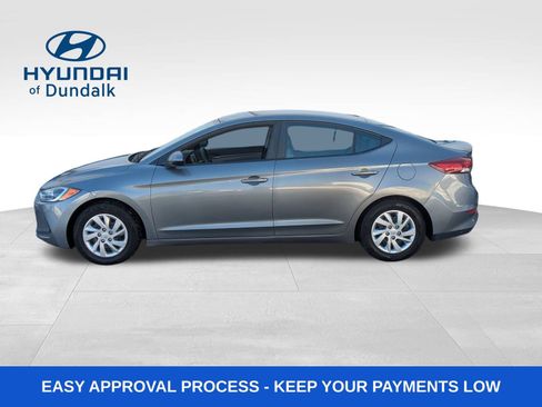 Used 2017 Hyundai Elantra SE FWD image 2