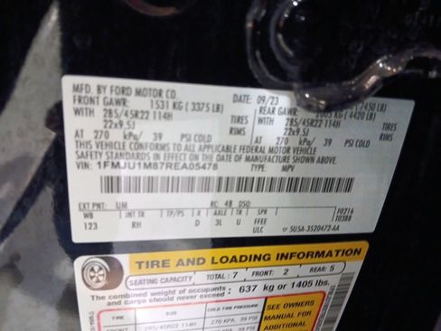 Used 2024 Ford Expedition Platinum AWD/4WD image 3