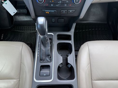 Used 2018 Ford Escape SEL image 26