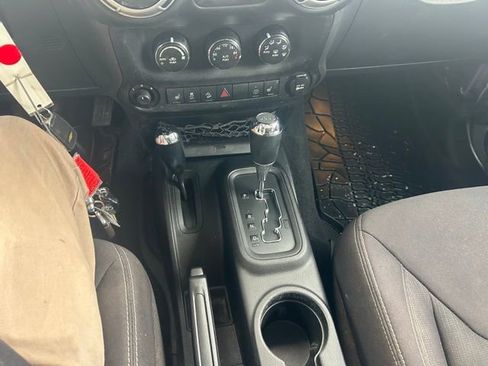 Used 2013 Jeep Wrangler Unlimited Rubicon w/ Dual Top Group image 21