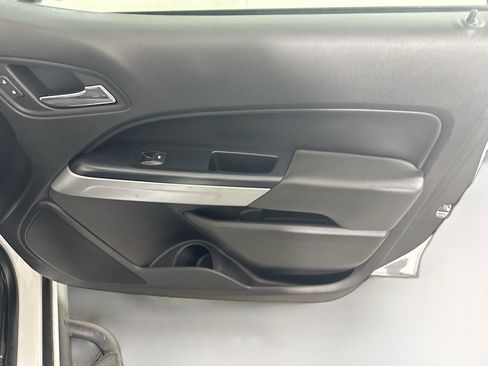 Used 2018 Chevrolet Colorado LT w/ LT Convenience Package RWD image 30