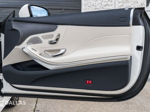 Used 2020 Mercedes-Benz S 560 Cabriolet image 31