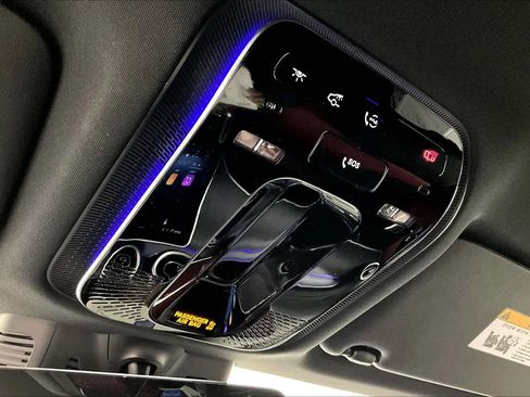 Used 2025 Mercedes-Benz GLC 300 image 32