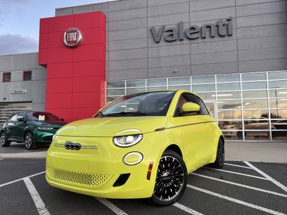 New 2025 FIAT 500 e w/ Quick Order Package 21B Icona