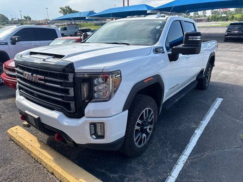 Used 2022 GMC Sierra 2500 AT4 w/ AT4 Premium Plus Package AWD/4WD image 3