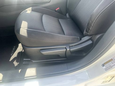 Used 2022 Nissan Altima 2.5 S FWD image 9
