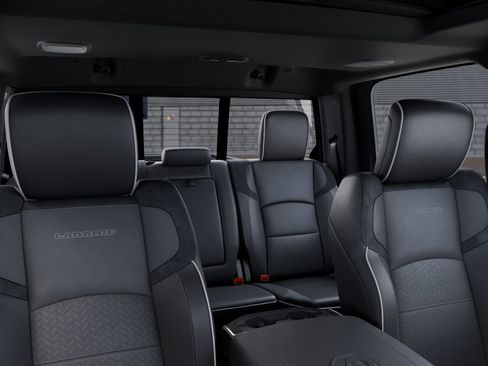 New 2026 RAM 3500 Laramie AWD/4WD image 34