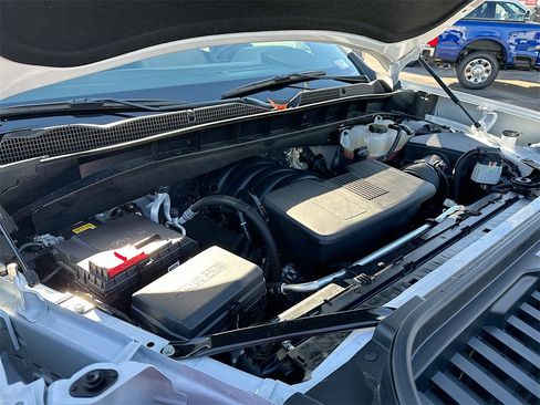 Used 2025 GMC Sierra 1500 SLE image 26